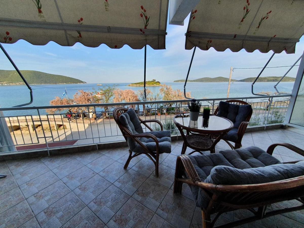 Appartement Θέα Μπροστά Στη Θάλασσα à Néa Péramos Extérieur photo